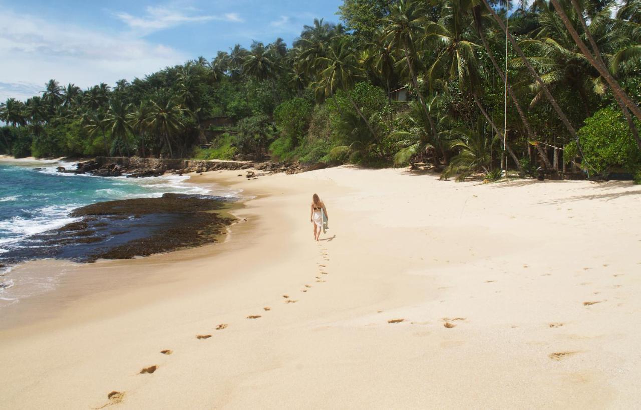 Into The Blue - Yoga Included & Walk To 3 Beaches Tangalle Exterior photo