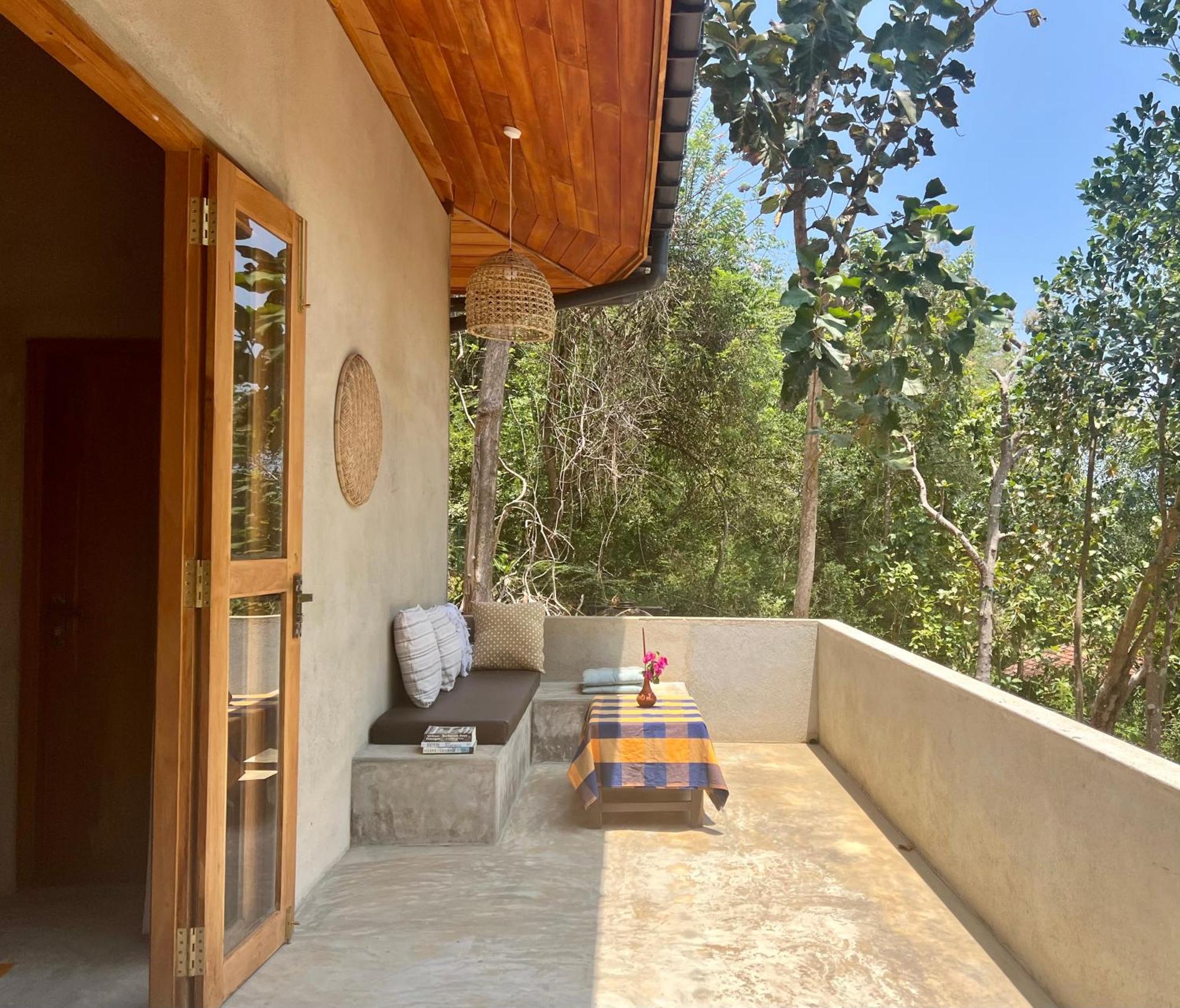 Into The Blue - Yoga Included & Walk To 3 Beaches Tangalle Exterior photo
